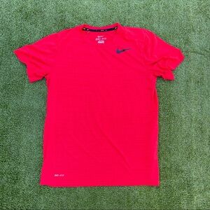 Nike Mens Dri-fit T-shirt size medium orange Preowned great condition activewear
